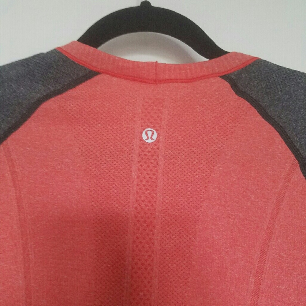 Lululemon Swiftly Tech Short Sleeve Crew - Picture 2 of 3